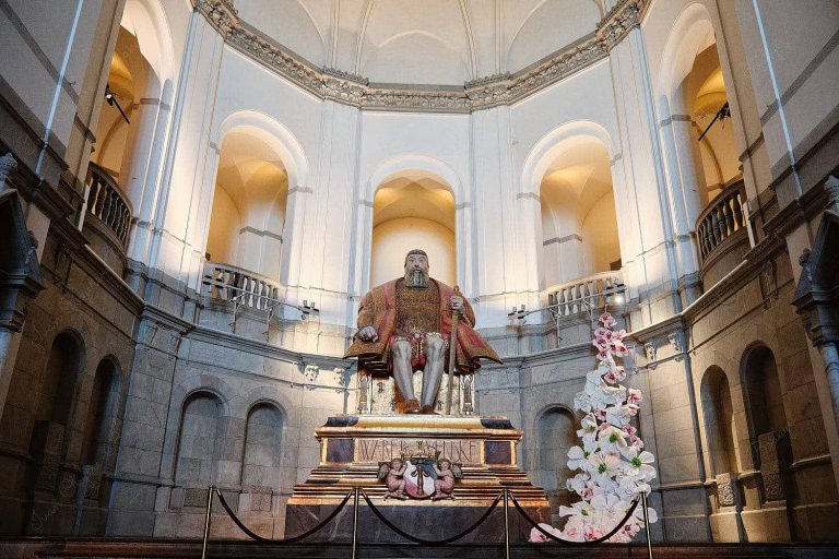 Giant sculpture of Gustav Vasa in the Nordic Museum, Stockholm, Sweden