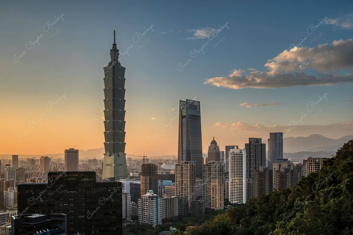 Taipei 101 skyscraper from Elephant Hill, Taipei, Taiwan