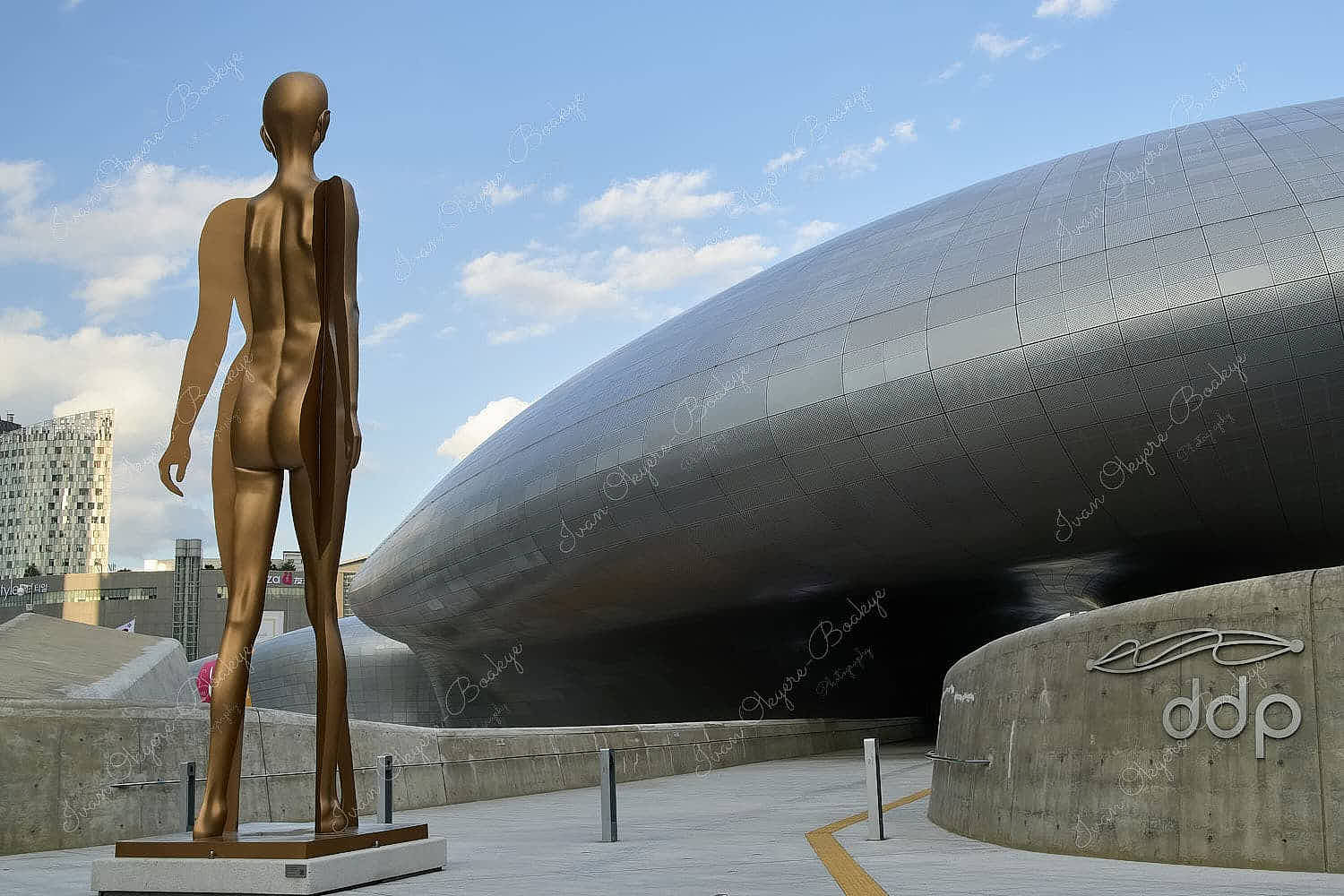 Shadow of Shadow – The Road sculpture outside the Dongdaemun History & Culture Park station, Seoul, South Korea